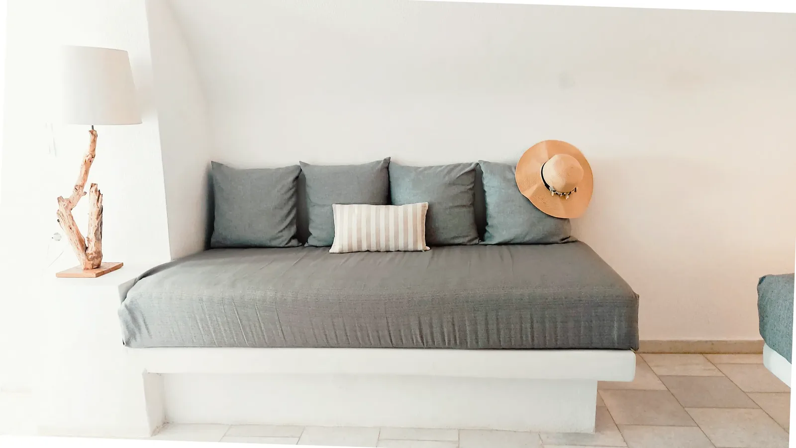 Sitting area with daybed
